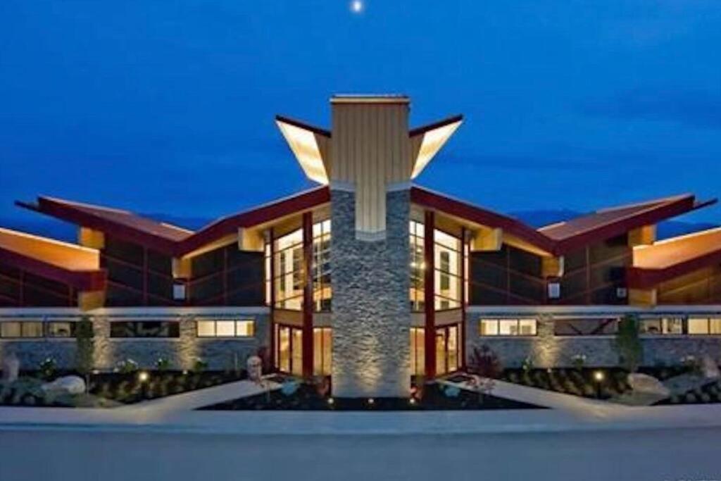 In The Okanagan - Copper Sky, Appartement