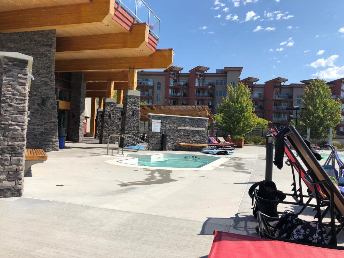 In The Okanagan - Copper Sky, Appartement