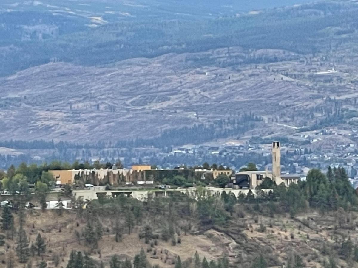 Apartment In The Okanagan - Copper Sky,